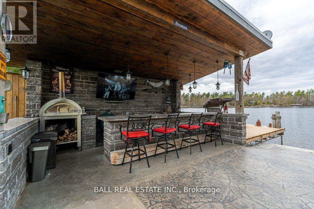 1726 SOUTH BAY SHORE ROAD W