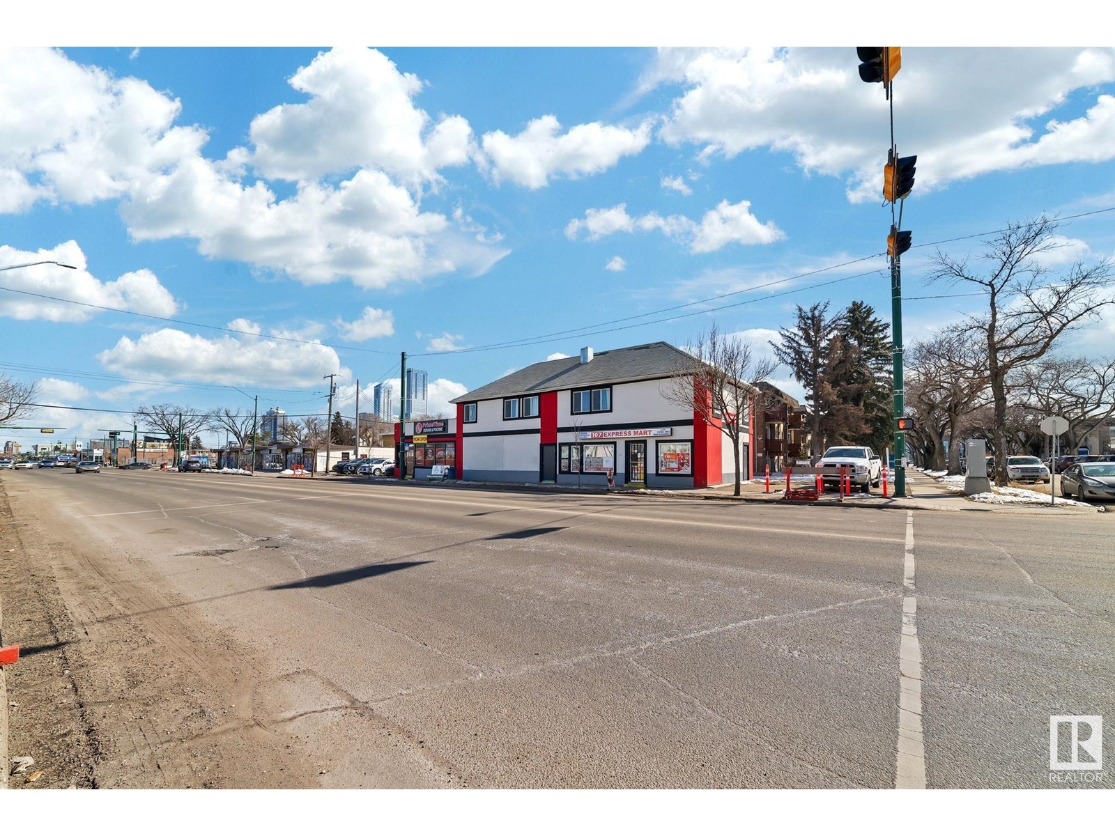 11019,21,23 107 AV NW