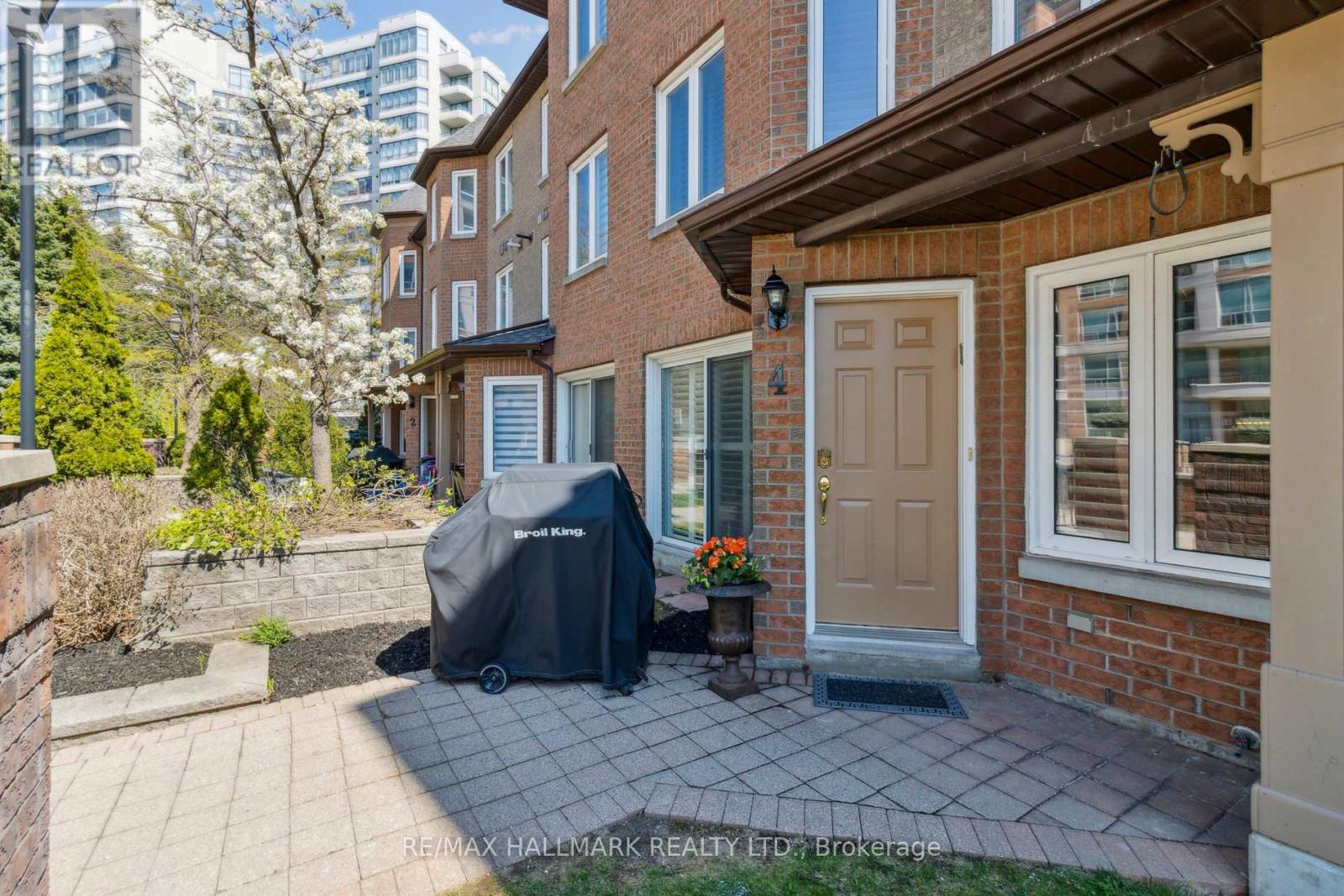 4 - 735 NEW WESTMINSTER DRIVE
