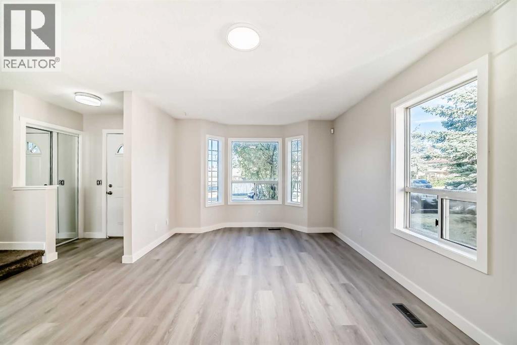 120 Martinview Close NE