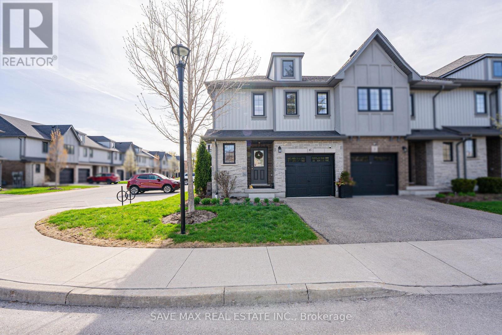 6 - 625 BLACKBRIDGE ROAD