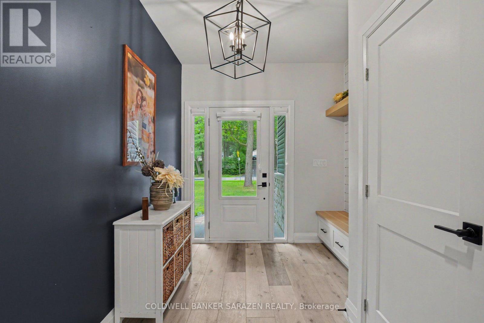 1046 BAYVIEW DRIVE W