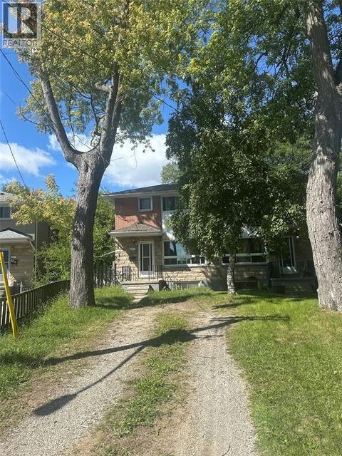 937 Eastlawn AVENUE Sarnia ON N7S1X1