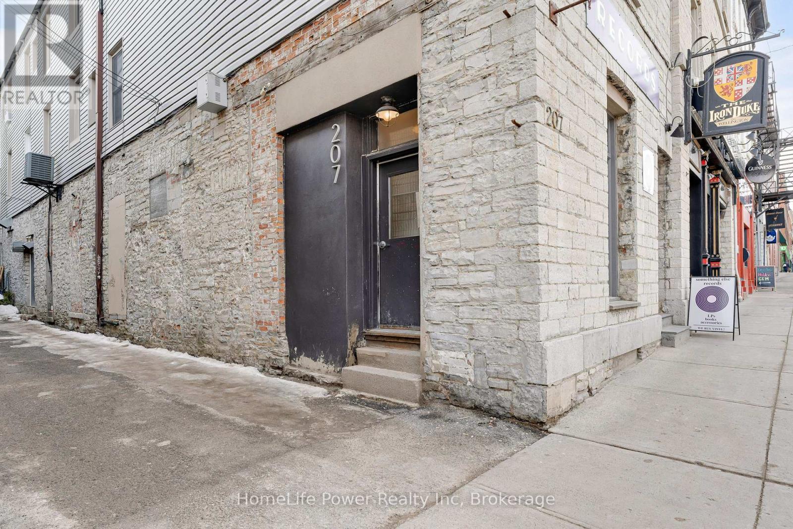 207 WELLINGTON STREET