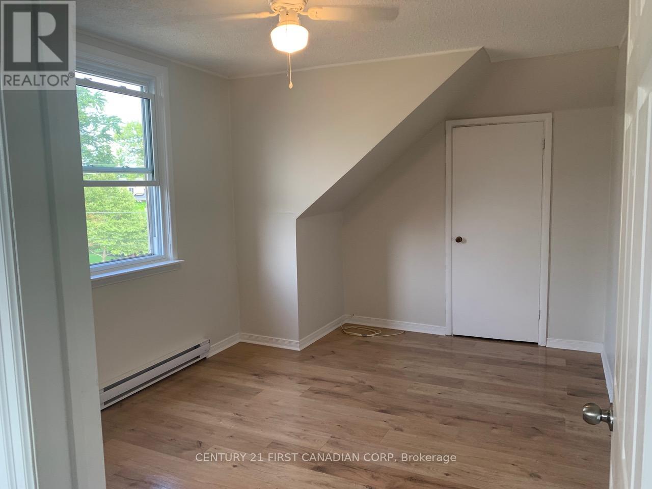 APT 3 - 359 PRINCESS AVENUE