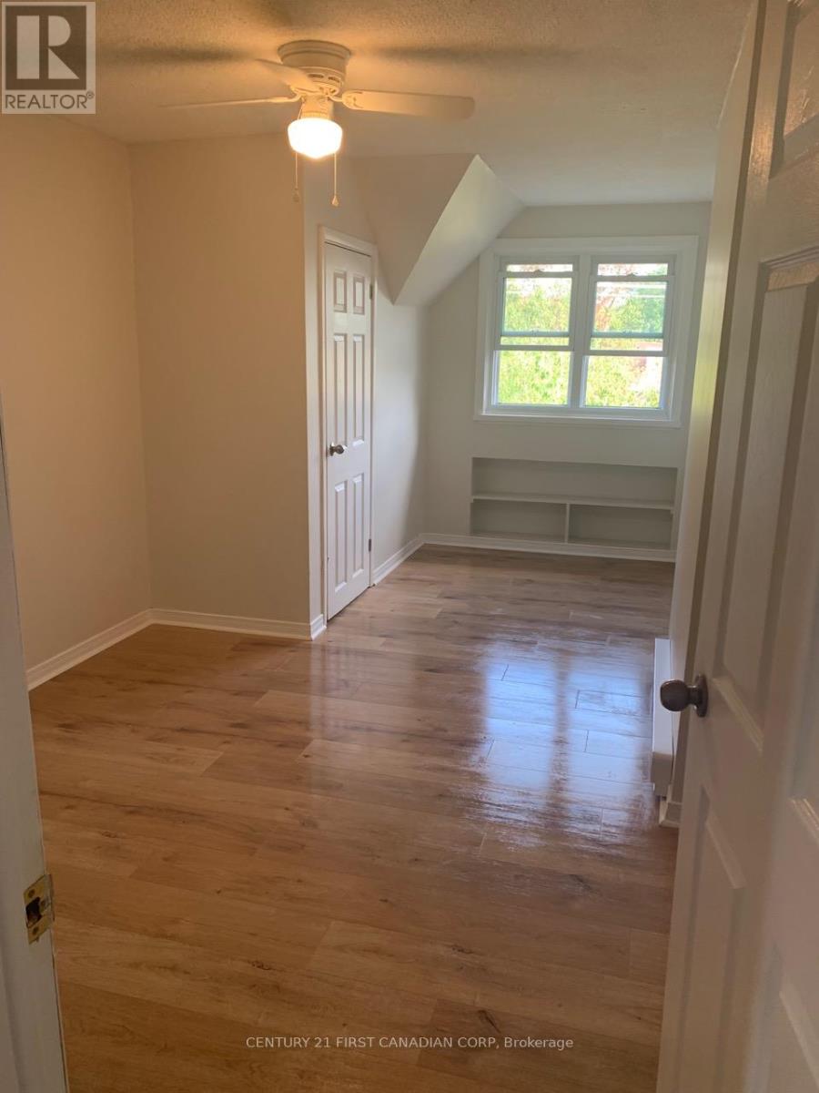 APT 3 - 359 PRINCESS AVENUE