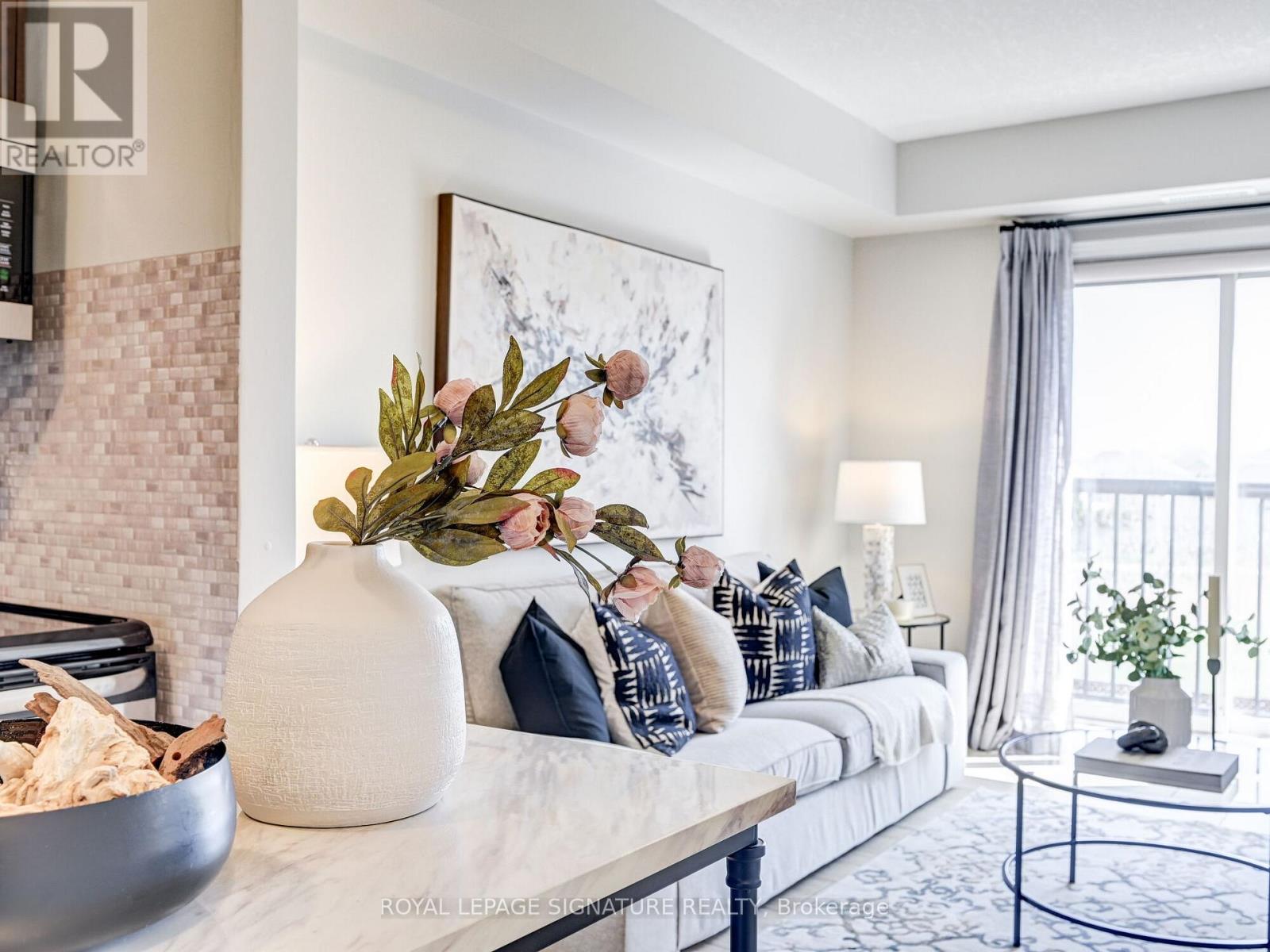 205 - 886 GOLF LINKS ROAD