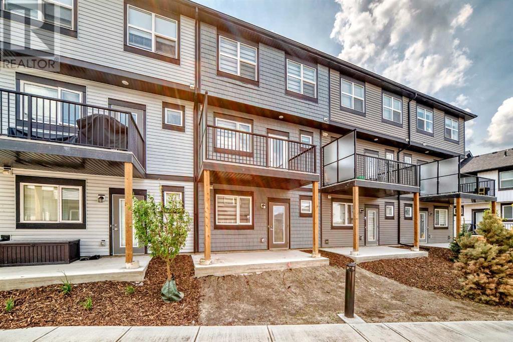 106, 75 Evanscrest Common NW