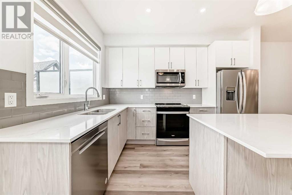 106, 75 Evanscrest Common NW
