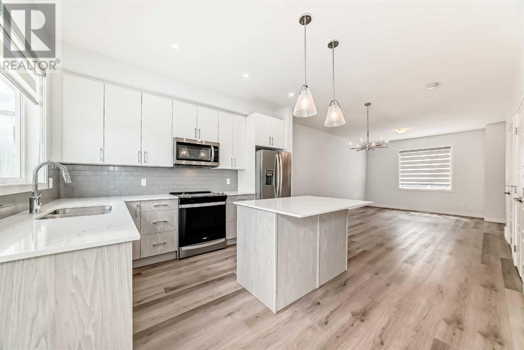 106, 75 Evanscrest Common NW