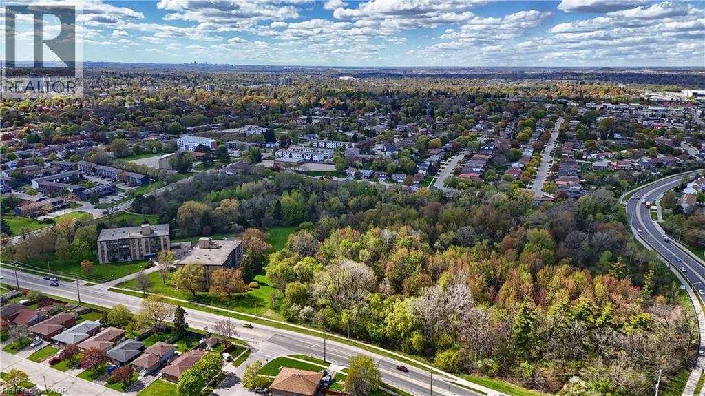 400 CHAMPLAIN Boulevard Unit# 404