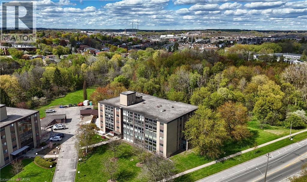 400 CHAMPLAIN Boulevard Unit# 404