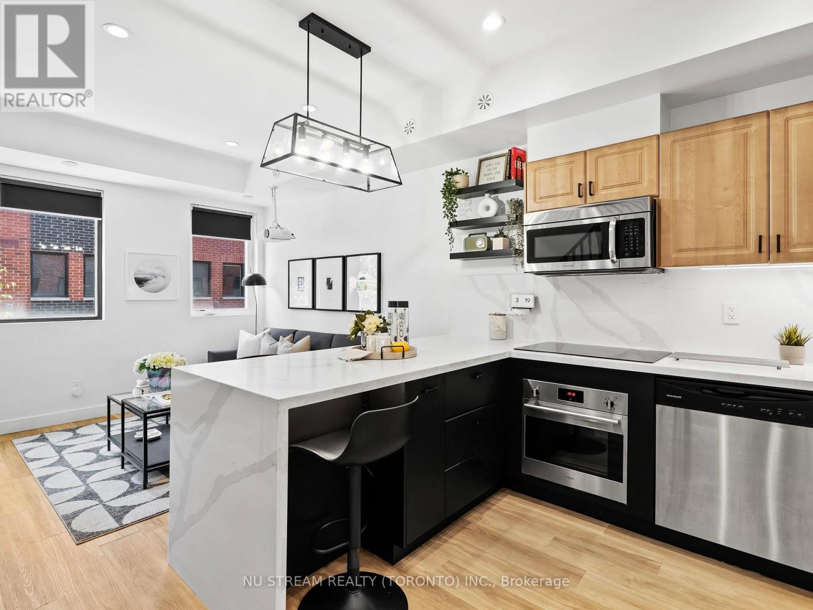 15 - 873 WILSON AVENUE