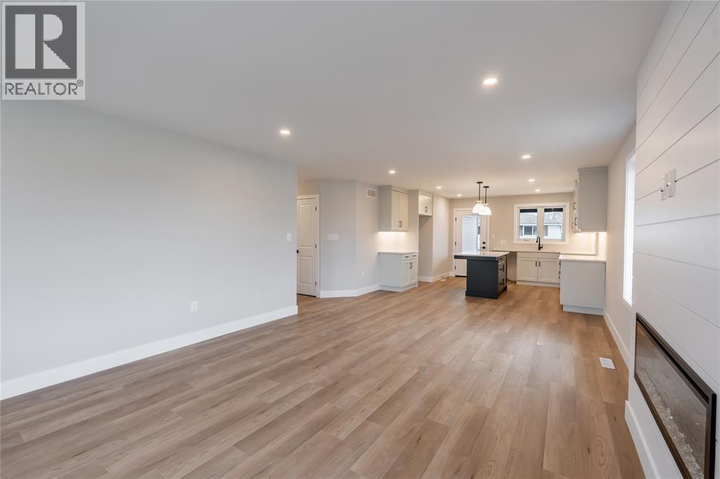4001 GREENWOOD DRIVE