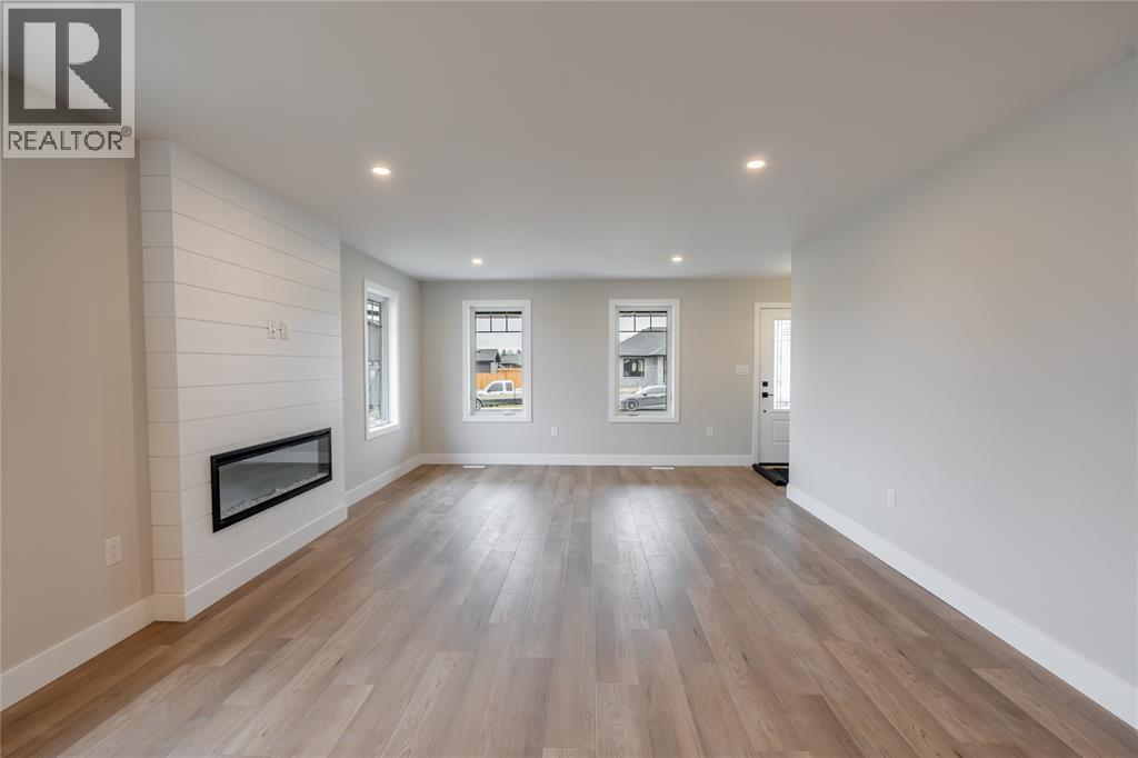 4001 GREENWOOD DRIVE