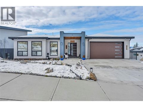 2719 HAWTHORN Drive Penticton BC V2A9A9