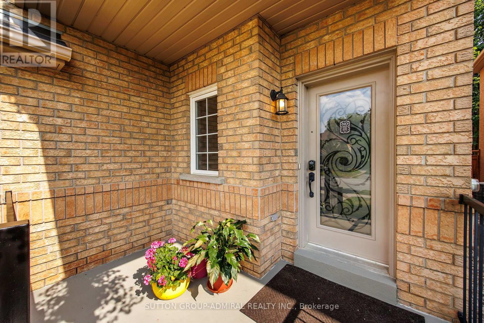 39 ENGLISH OAK DRIVE