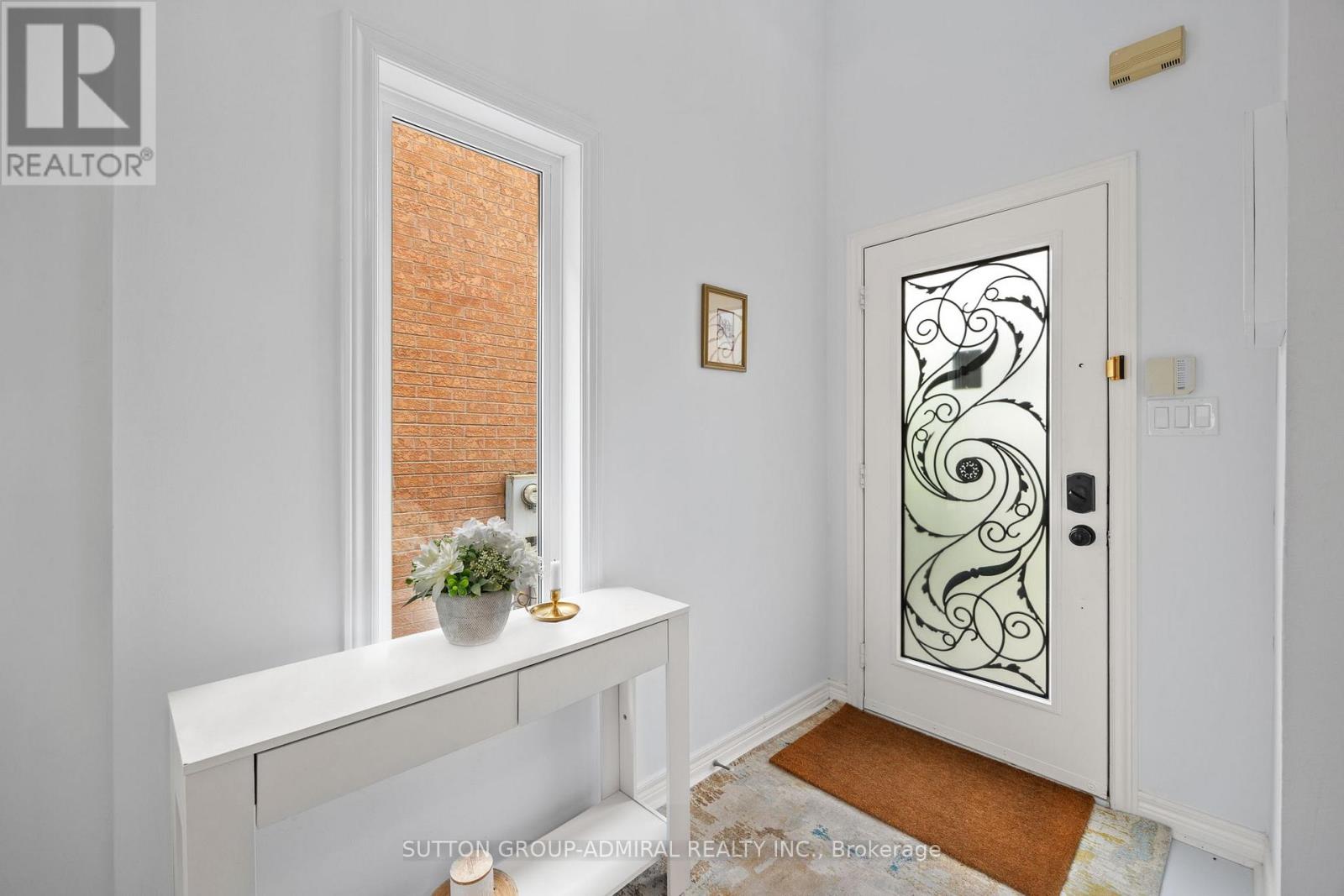 39 ENGLISH OAK DRIVE