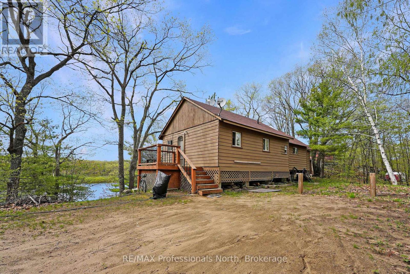 Photo 1 of 33 — 1012 IROQUOIS LANE, Minden Hills (Lutterworth), ON K0M2K0