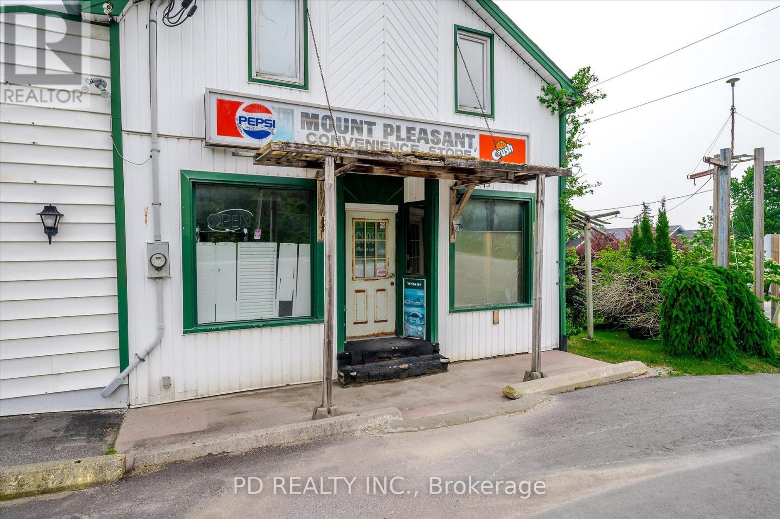 2449 QUEEN MARY STREET