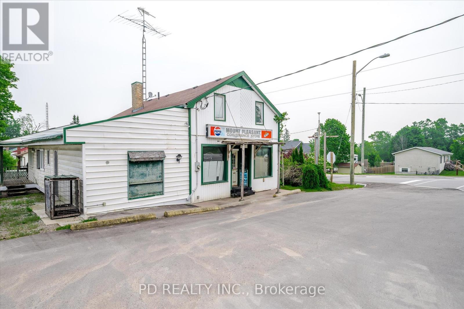 2449 QUEEN MARY STREET