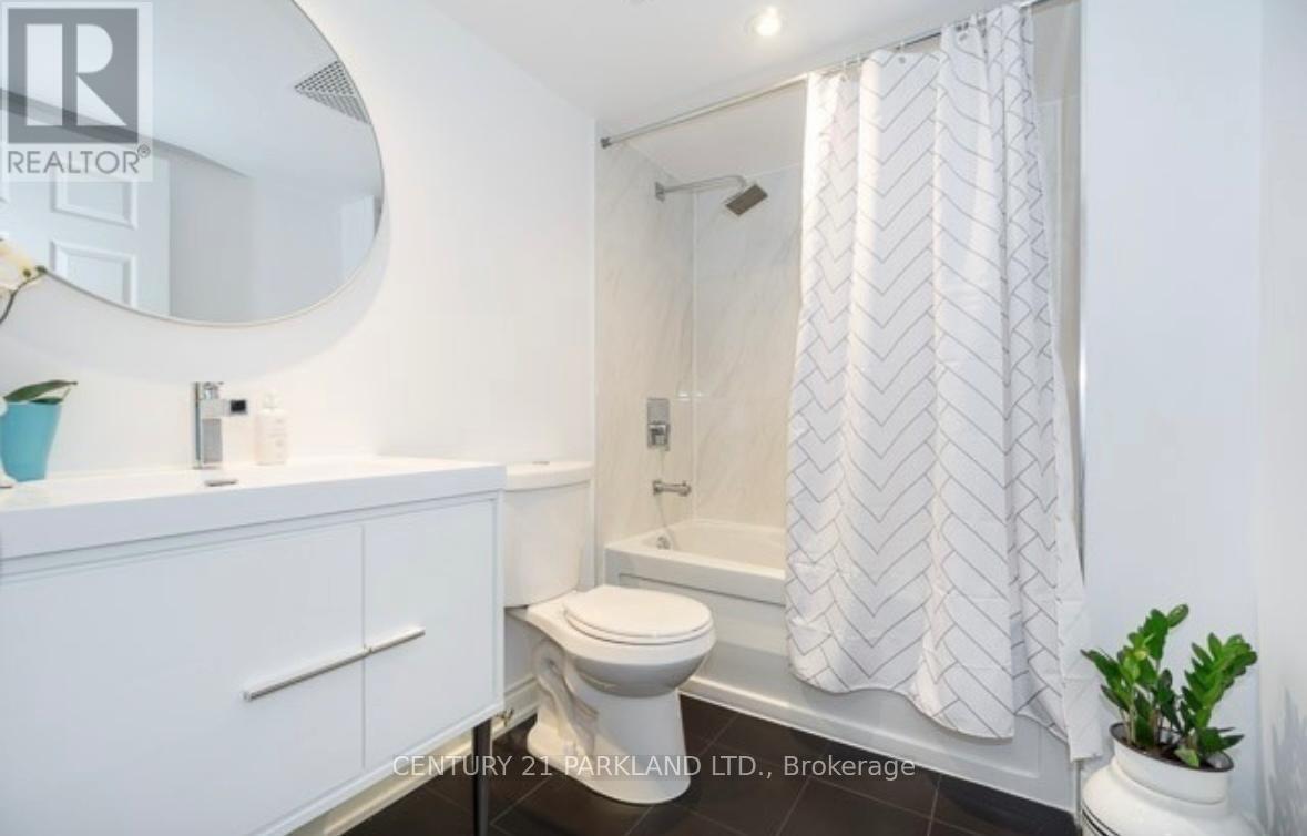 325 - 270 WELLINGTON STREET W
