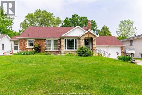 153 TALBOT STREET West Leamington ON N8H1N2