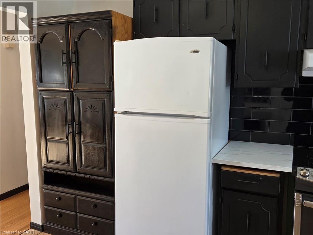 5030 HARTWOOD Avenue