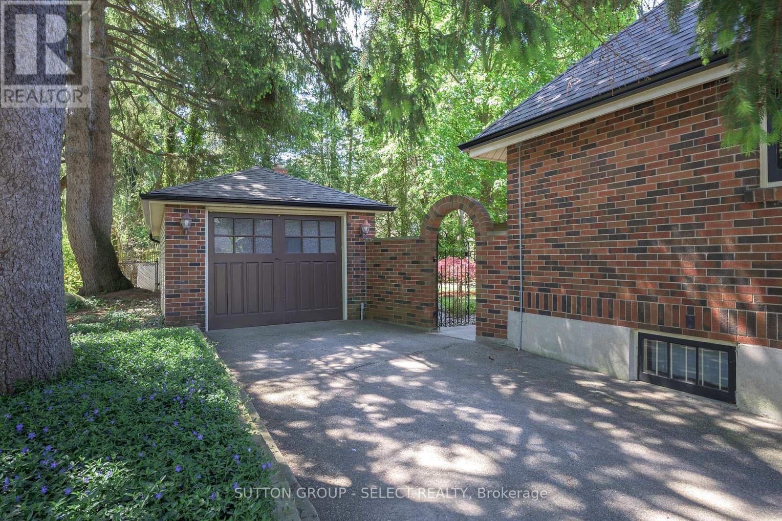 187 DEVONSHIRE AVENUE