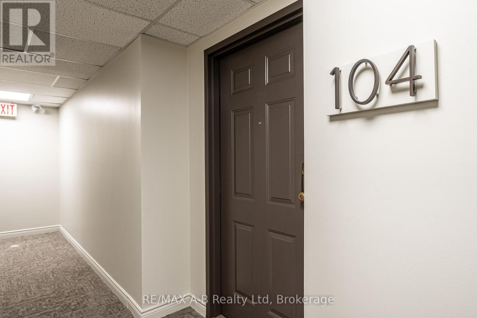 104 - 22 ST. ANDREW STREET N