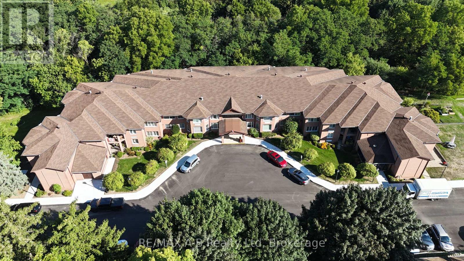 104 - 22 ST. ANDREW STREET N