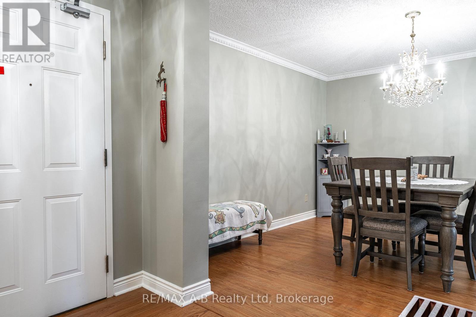 104 - 22 ST. ANDREW STREET N