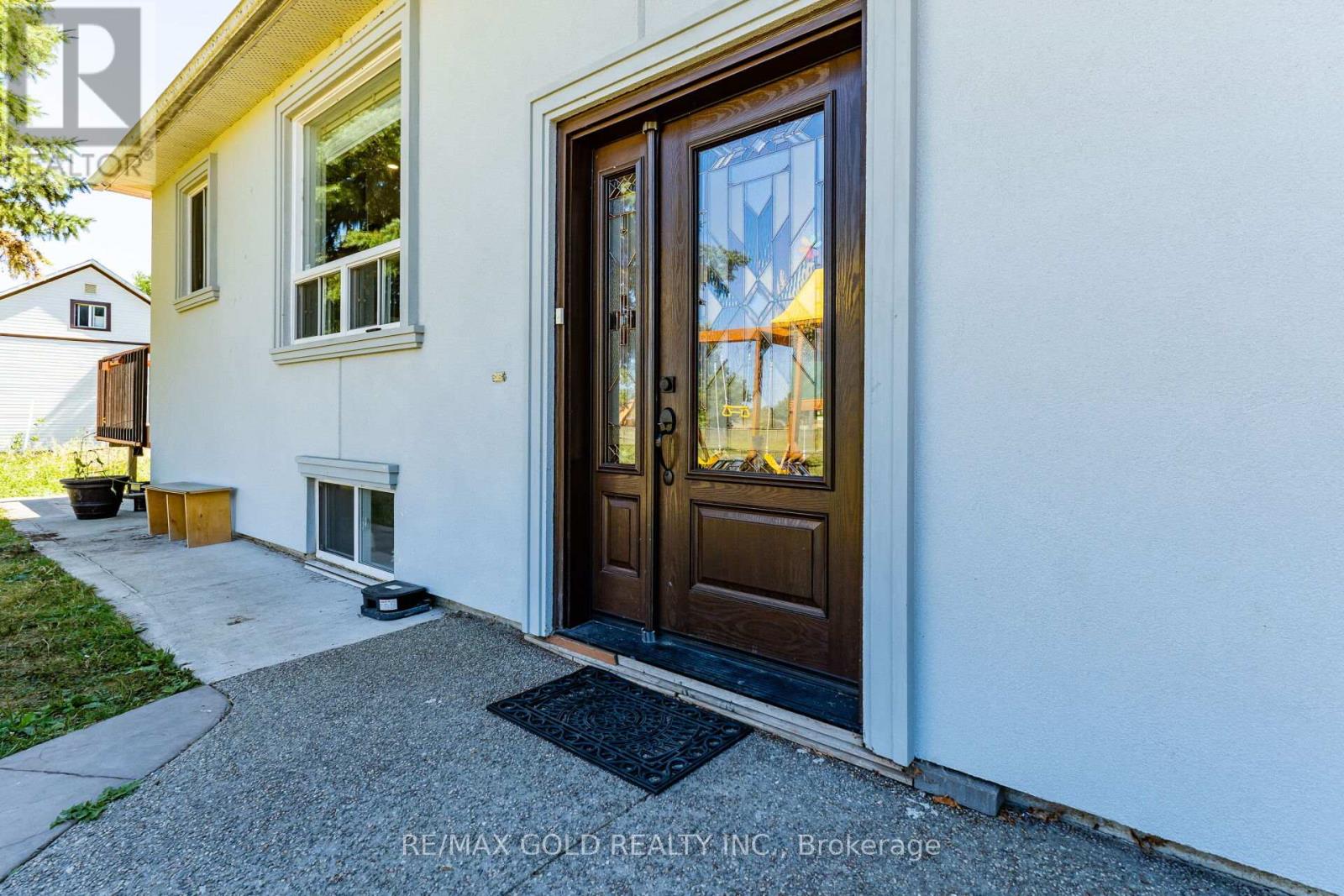 8182 HORNBY ROAD