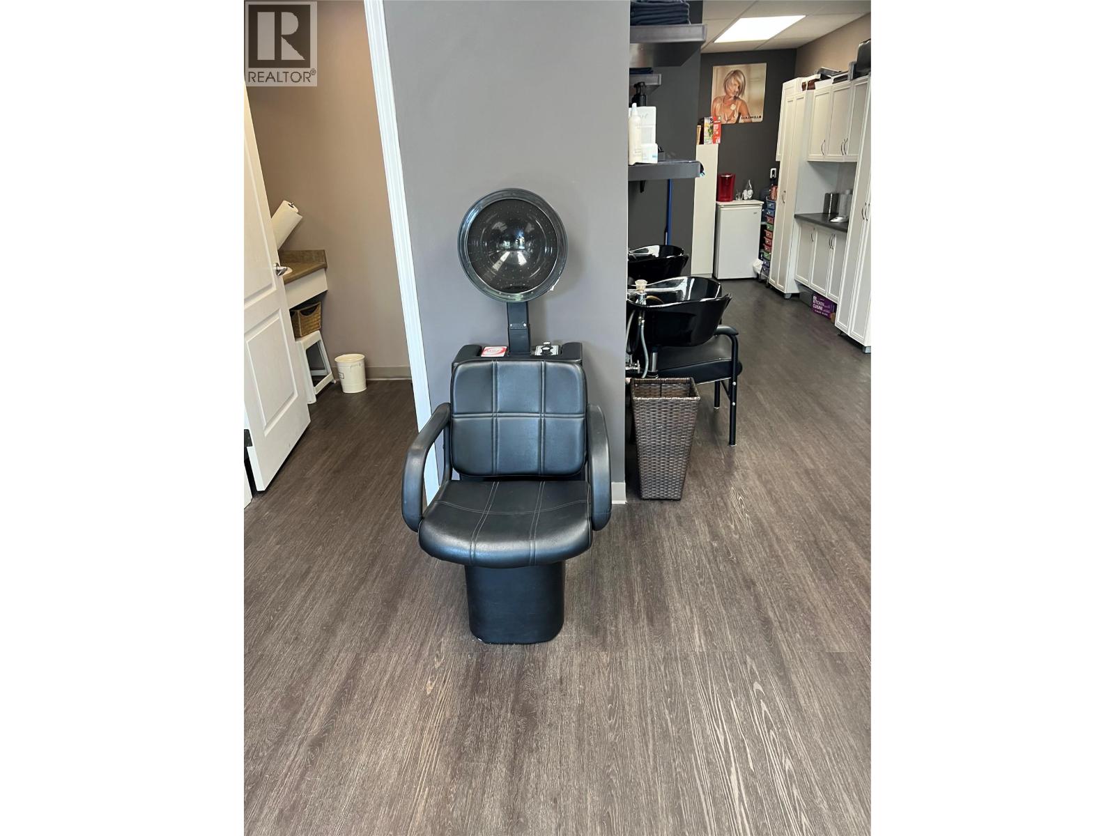 102 2081 McDougall Road