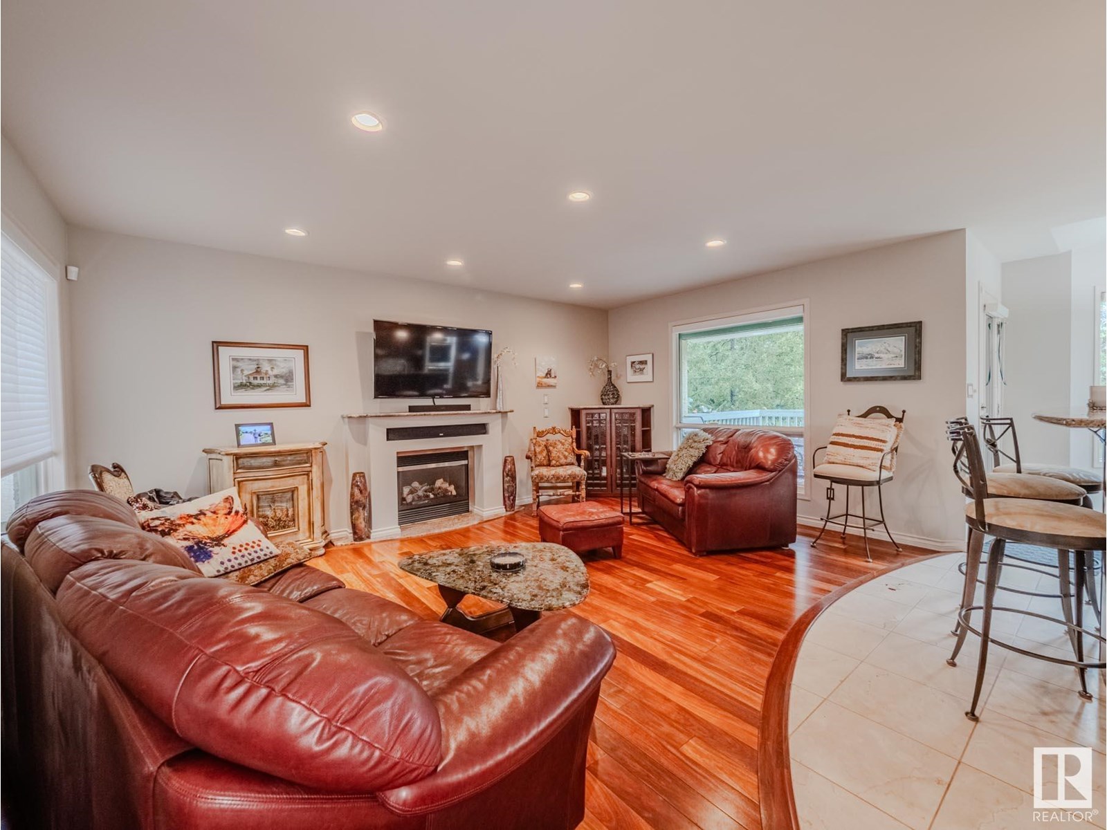 1054 CARTER CREST RD NW