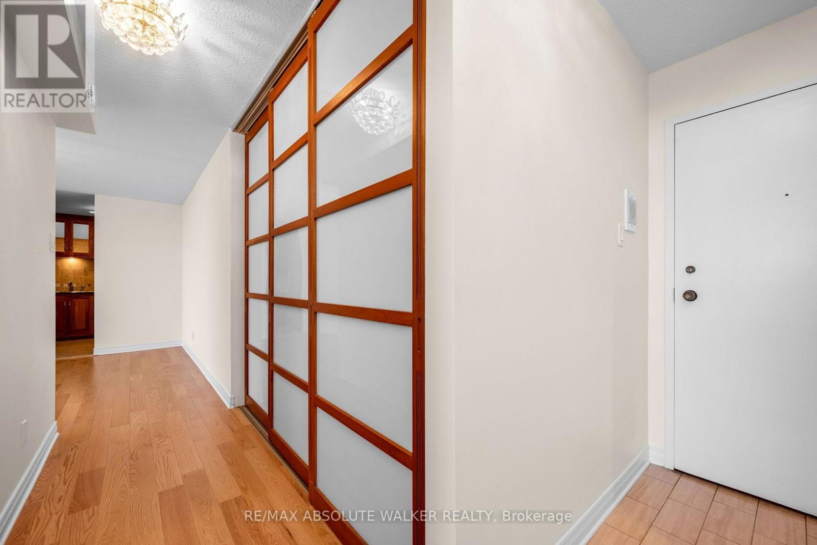 1003 - 71 SOMERSET STREET W