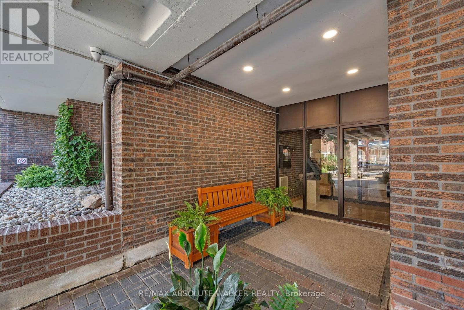 1003 - 71 SOMERSET STREET W