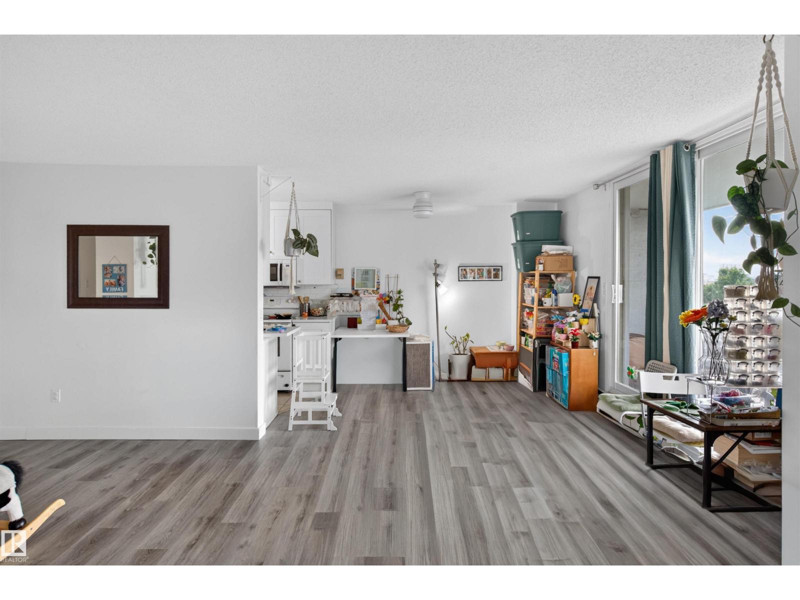 #703 9909 110 ST NW