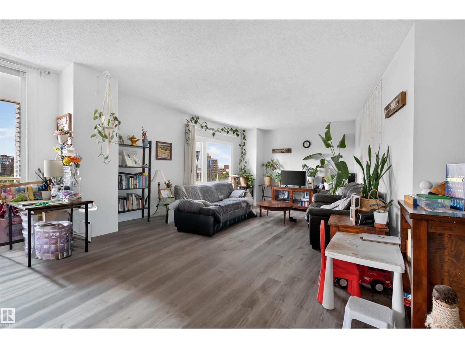 #703 9909 110 ST NW
