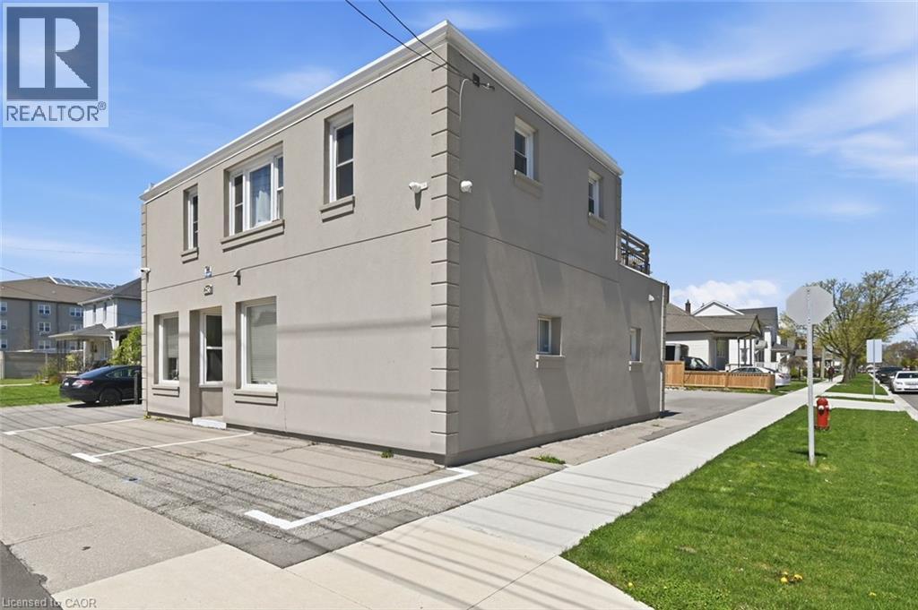 256 LINCOLN Street