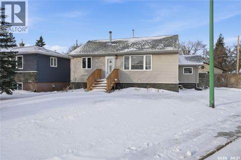 600 Mullin AVENUE E Regina SK S4N1C9