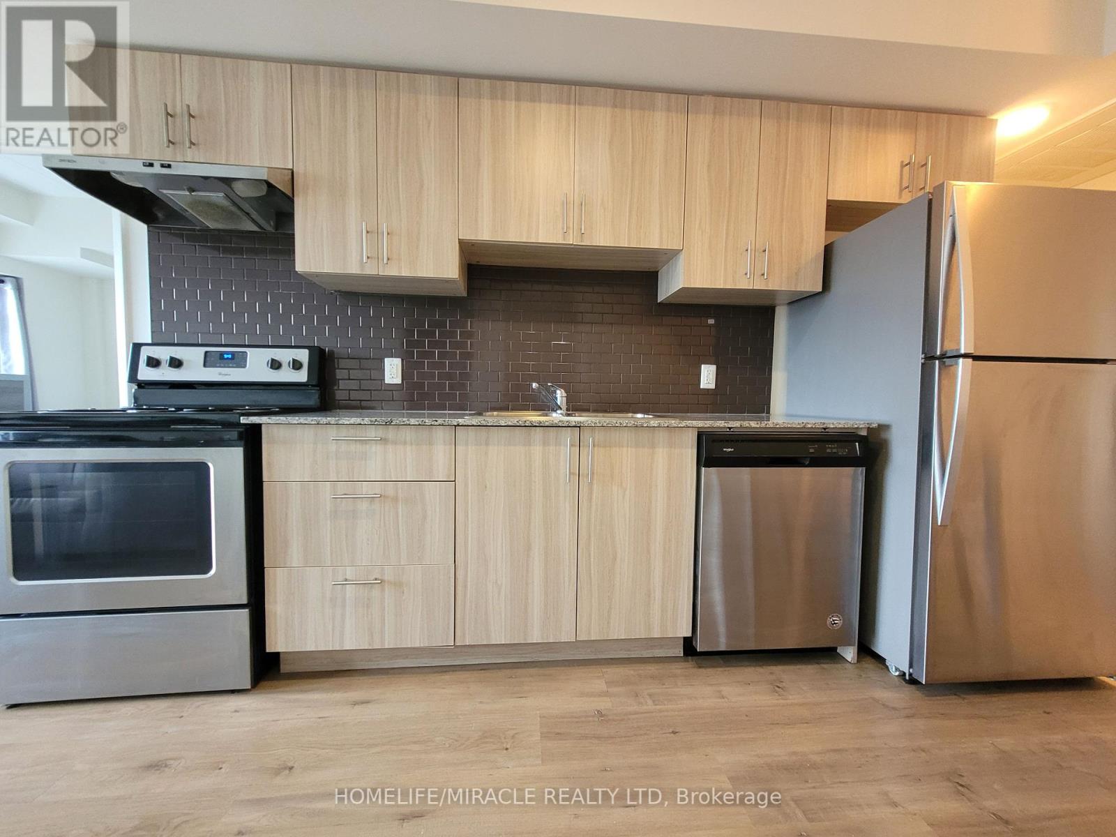G510 - 275 LARCH STREET