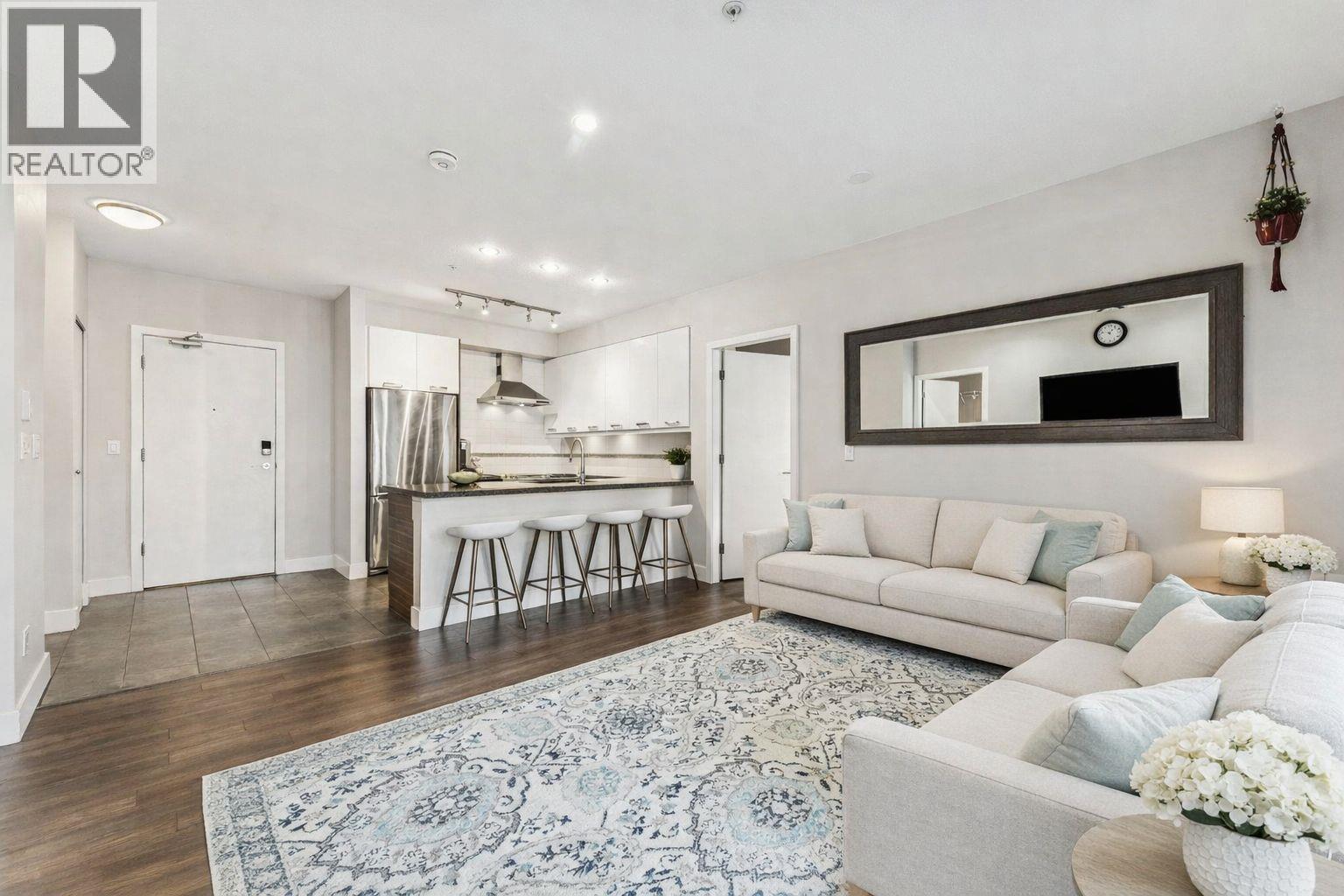 302 1273 MARINE DRIVE