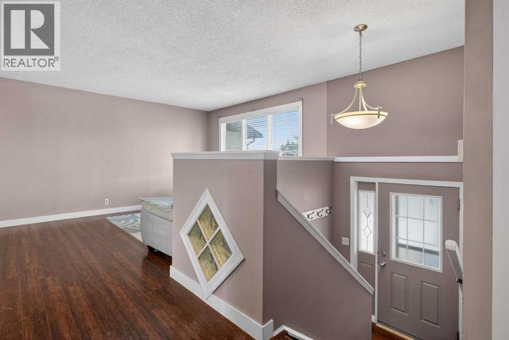 32 Fallingworth Court NE