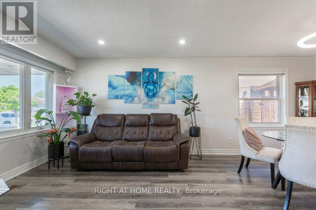 4 FENNIMORE CRESCENT
