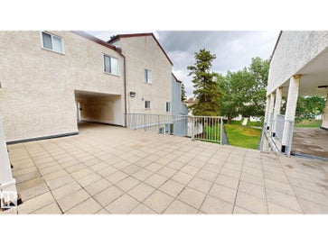 185 LANCASTER TC NW Edmonton AB T5X5T1