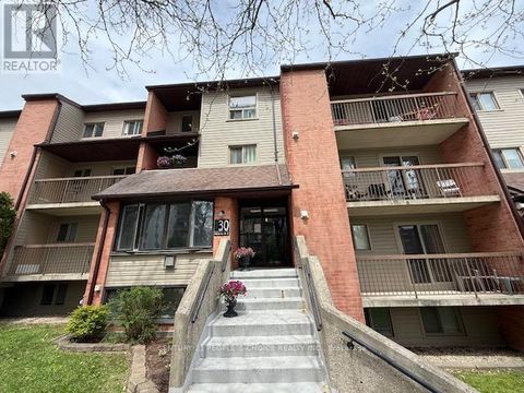111 - 30 HICKORY STREET E Waterloo ON N2J4L4