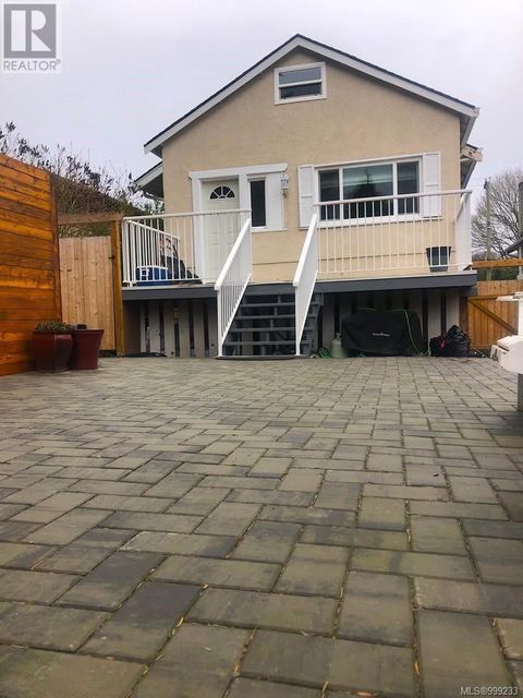 1321 Finlayson St Victoria BC V8T2V5
