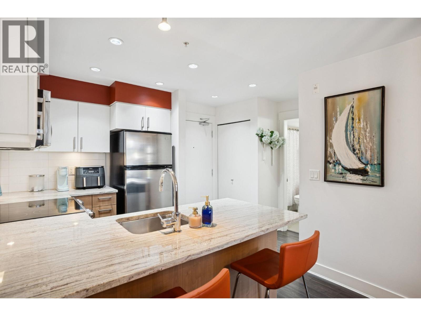 316 55 EIGHTH AVENUE