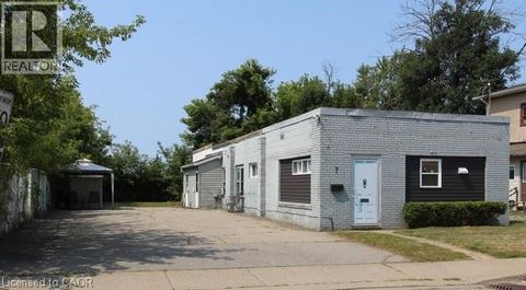 7 BEECH Street St. Catharines ON L2R2B6